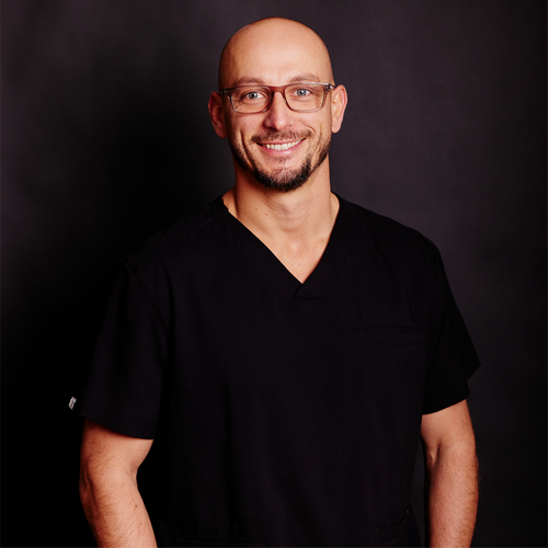 Dr. Adam Pióro